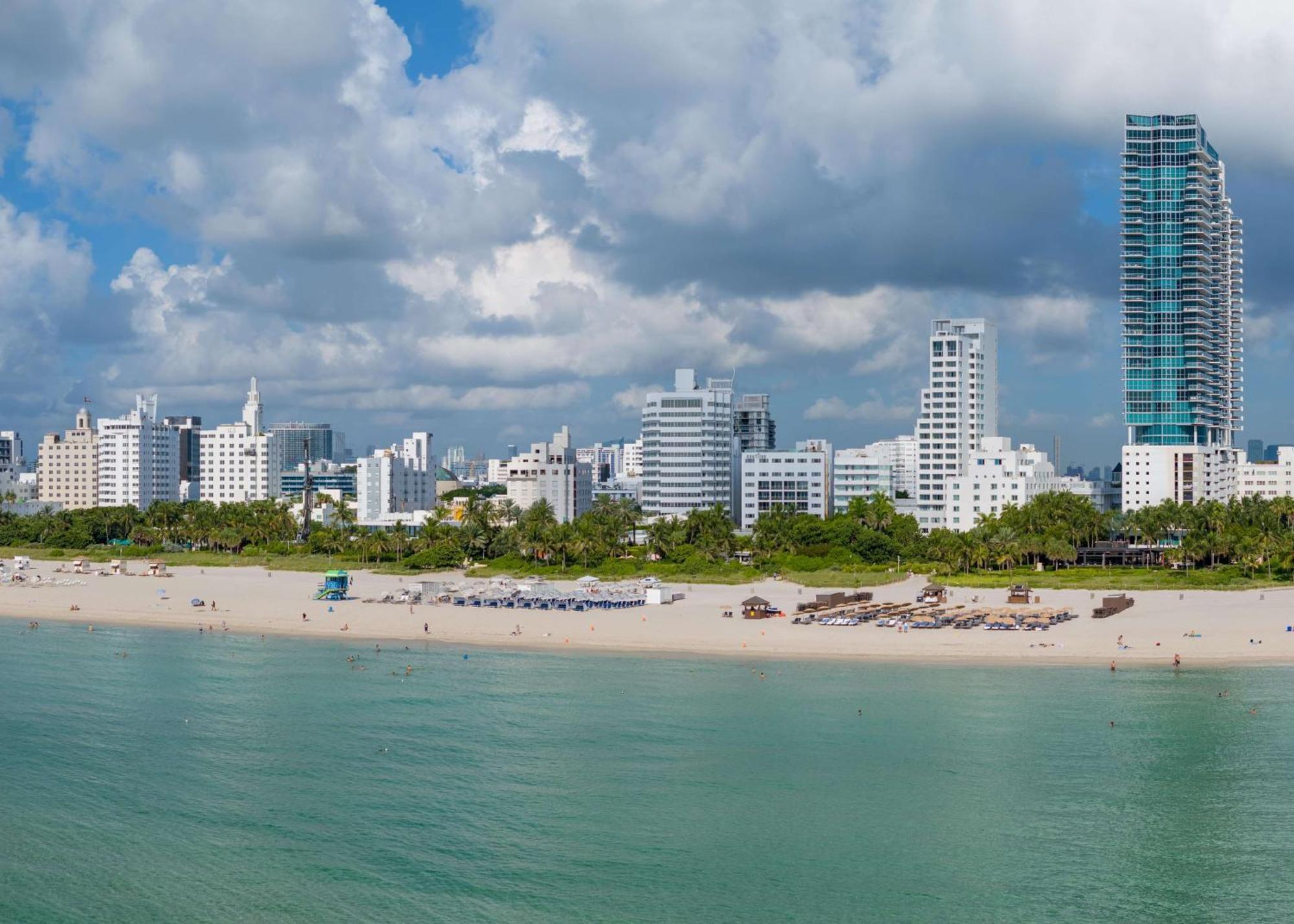 Nautilus Sonesta Майами-Бич Экстерьер фото South Beach skyline